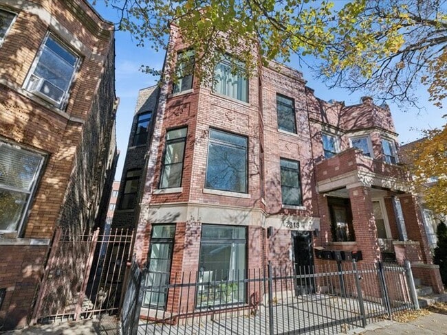 Building Photo - 2818 W Fletcher St