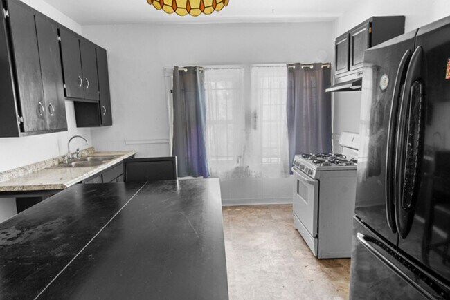 Building Photo - 44thbl