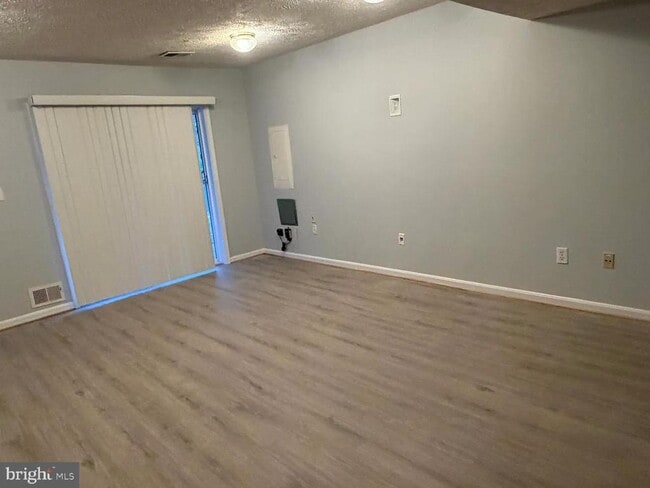 Building Photo - 6641 Creek Point Way