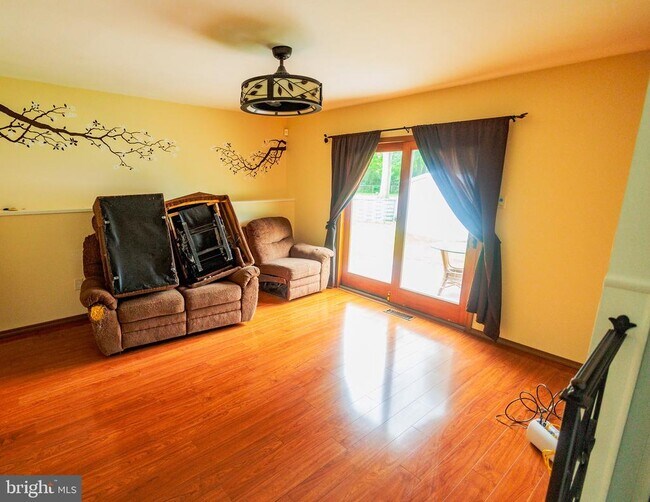 Building Photo - 300 MacClelland Ave