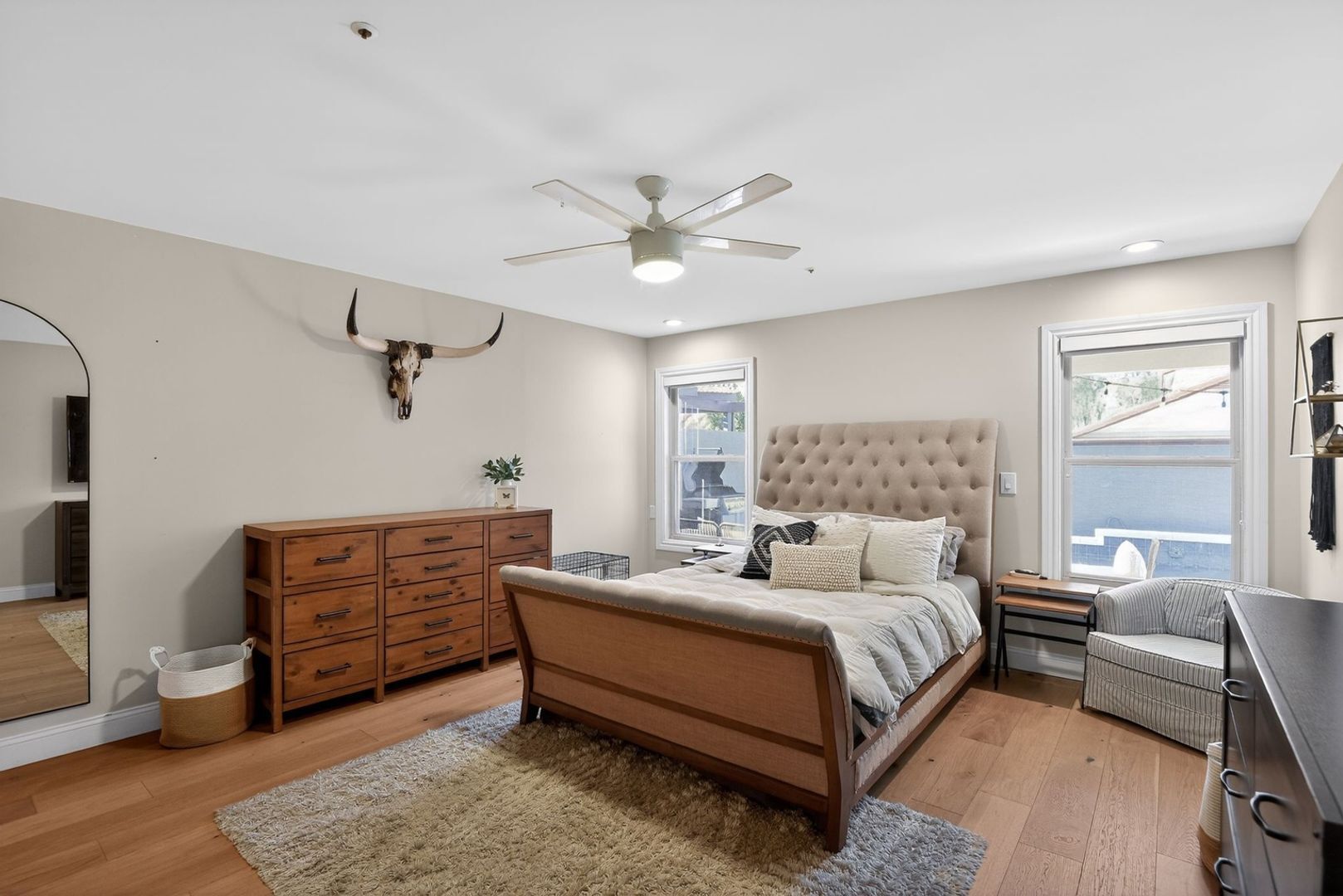 Building Photo - 8807 E Dahlia Dr