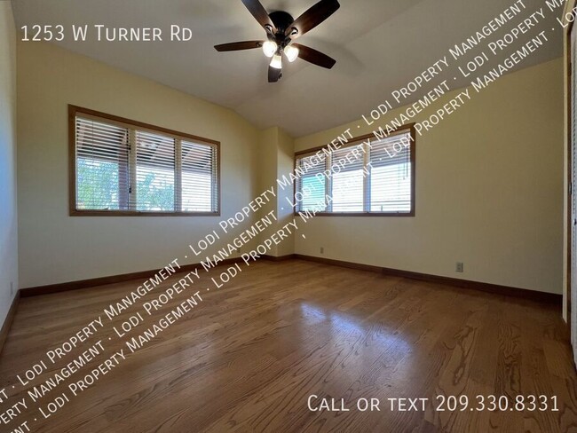 Building Photo - 1253 W Turner Rd