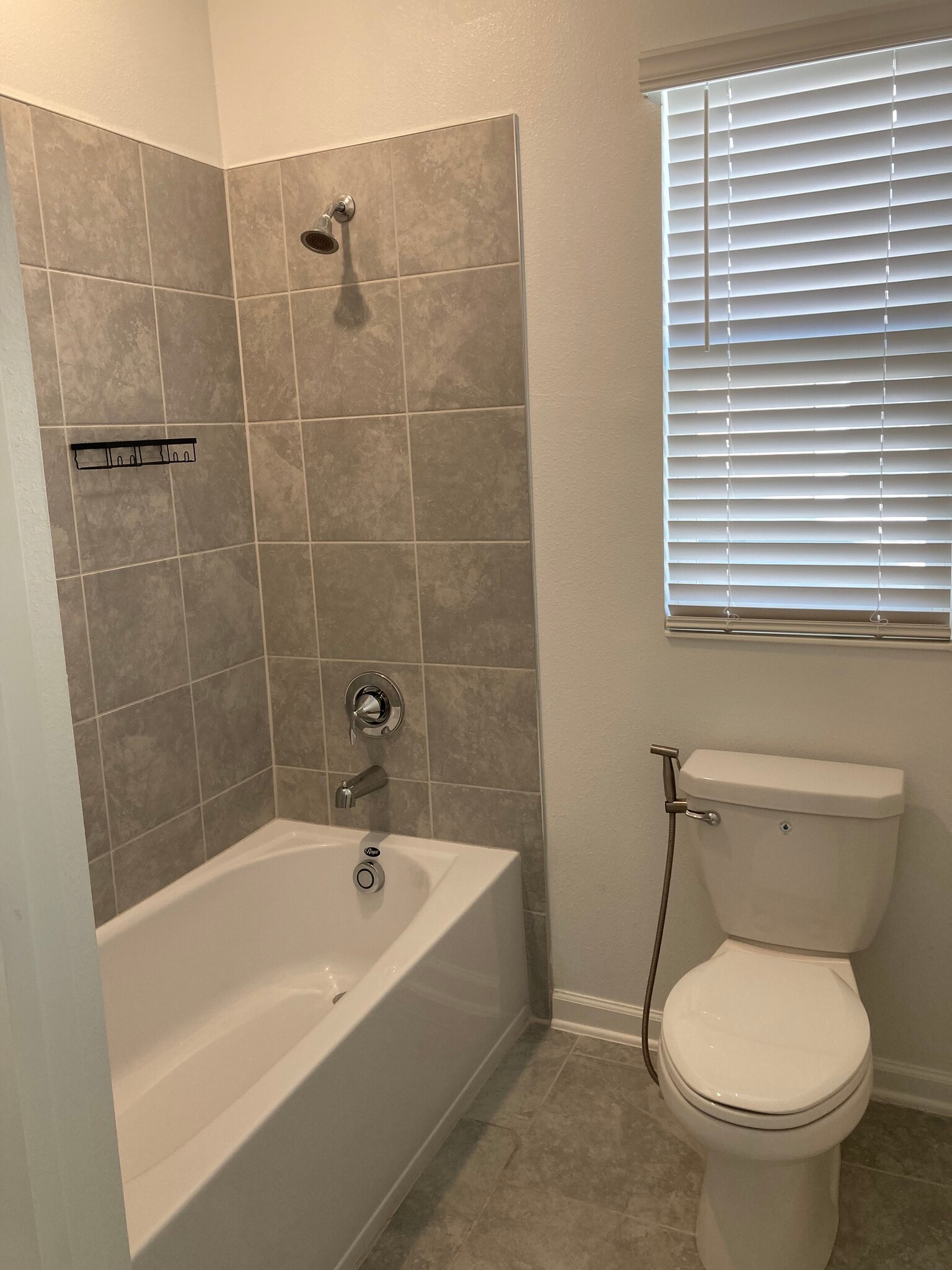 Hallway Bath - 6188 Shavasana Rd