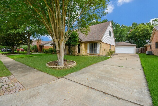 Building Photo - 21318 Park Valley Dr