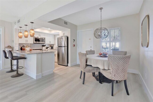 Building Photo - 3755 S School Ave