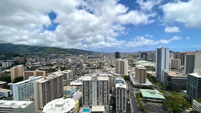 Building Photo - 629 Ke’eaumoku St