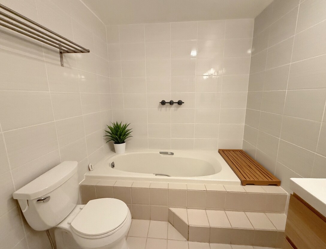 Building Photo - 200 Grand Cove Way