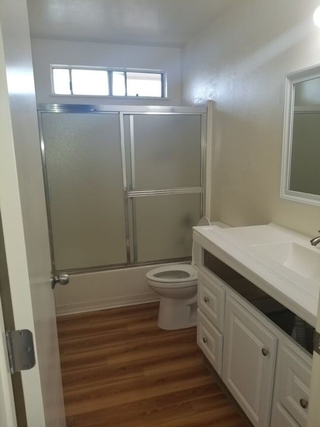 Building Photo - 18754 Eisenhower St