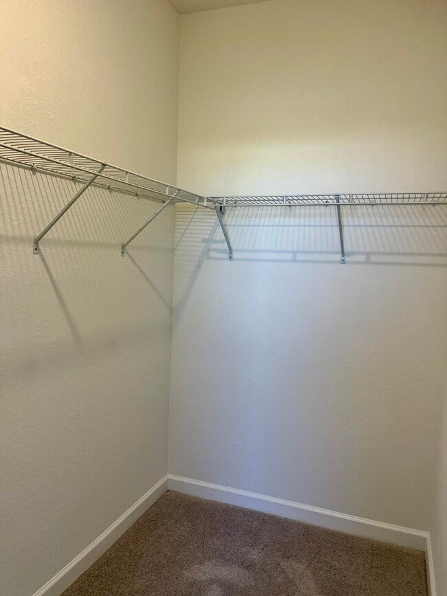 Building Photo - 2776 SE 26th Ave