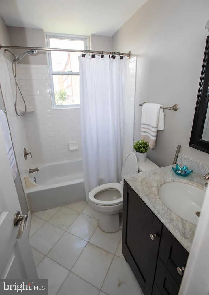 Building Photo - 2 17th St SE