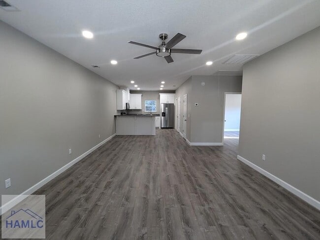 Building Photo - 277 Myrtle Ave