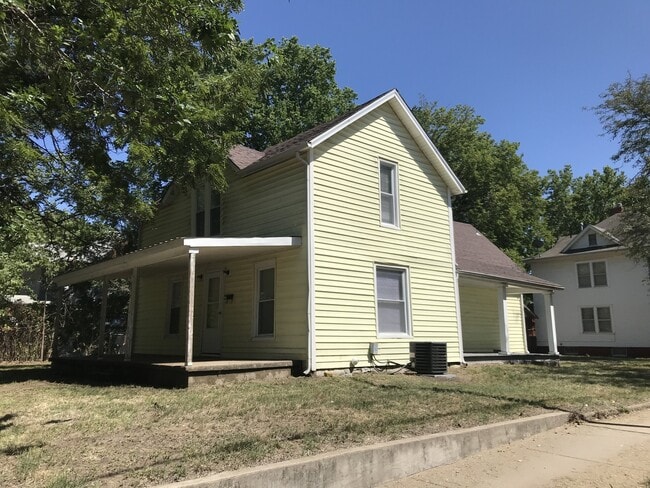 Building Photo - House for Rent