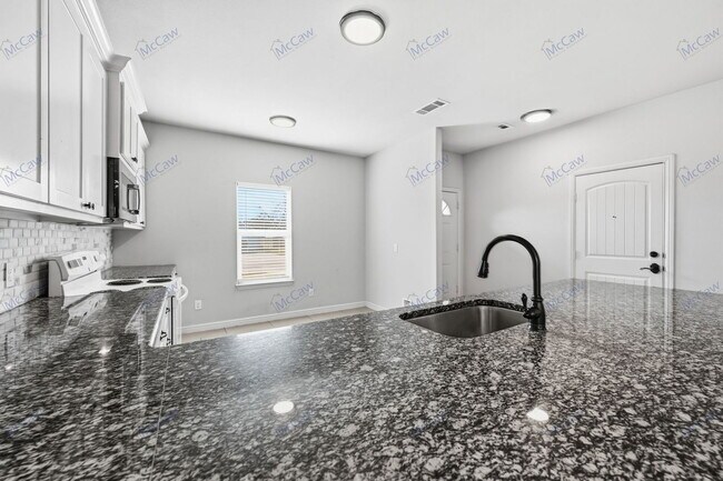 Building Photo - 5504 Wellesley Ave