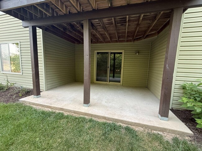 Building Photo - 6802 Stanwood Dr