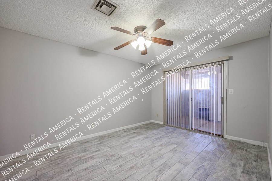Building Photo - 9020 W Highland Ave