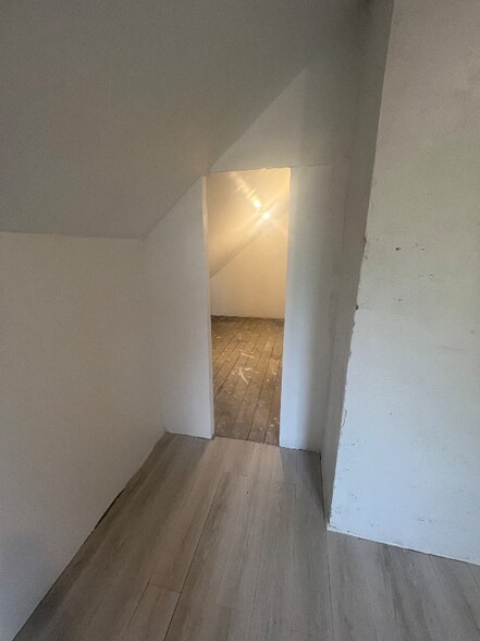 Building Photo - 12209 Corlett Ave