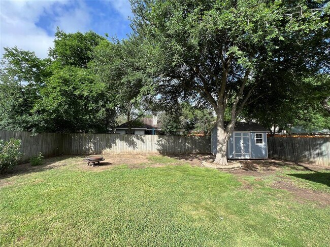 Building Photo - 1112 Cimarron Ct