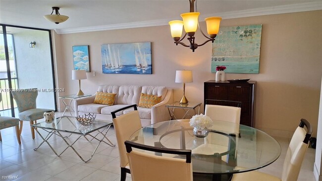 Building Photo - 2 br, 2 bath Condo - 6417 La Costa Dr Apt 205