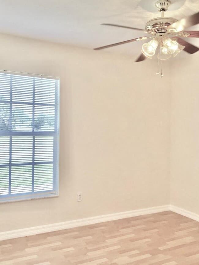 Building Photo - 2183 Hopwood Rd