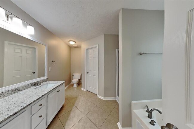 Building Photo - 3366 English Oaks Dr NW
