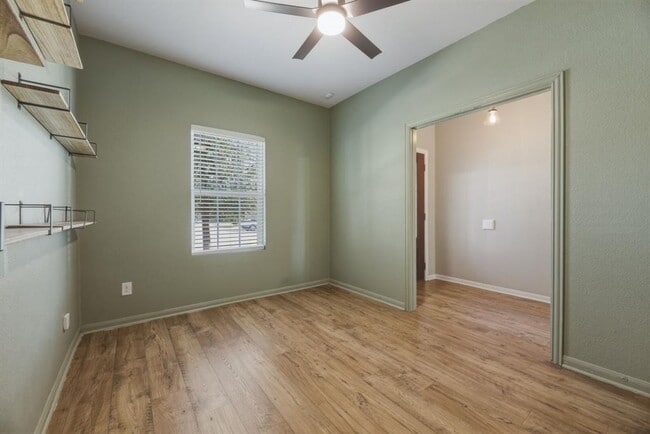 Building Photo - 125 Exeter Cove