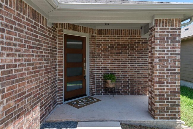Building Photo - 19304 Great Falls Dr