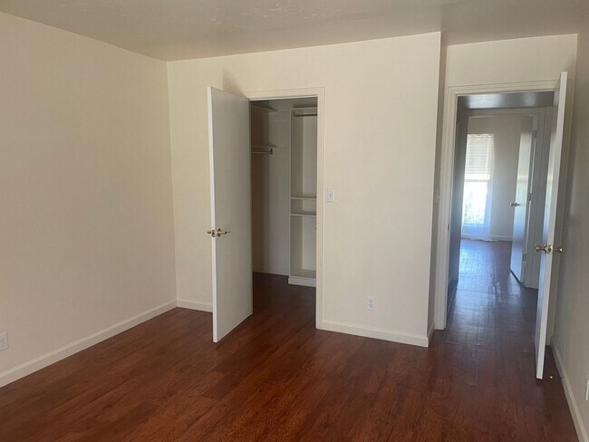 Building Photo - 3 Bed 2.5 Bath Pet-Friendly Retreat by The...