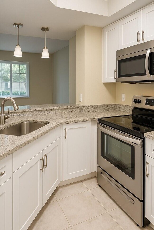 Building Photo - 765 SW 148th Ave