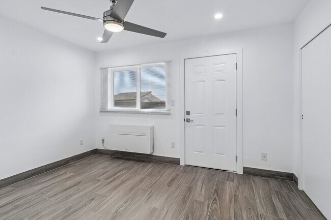 Building Photo - 2065 Poplar Rd