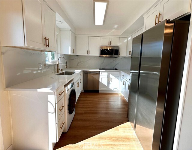 Building Photo - 120 S Sierra Madre Blvd