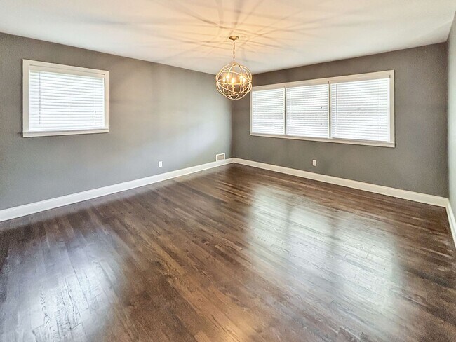 Building Photo - BEAUTIFUL Property in Marietta!