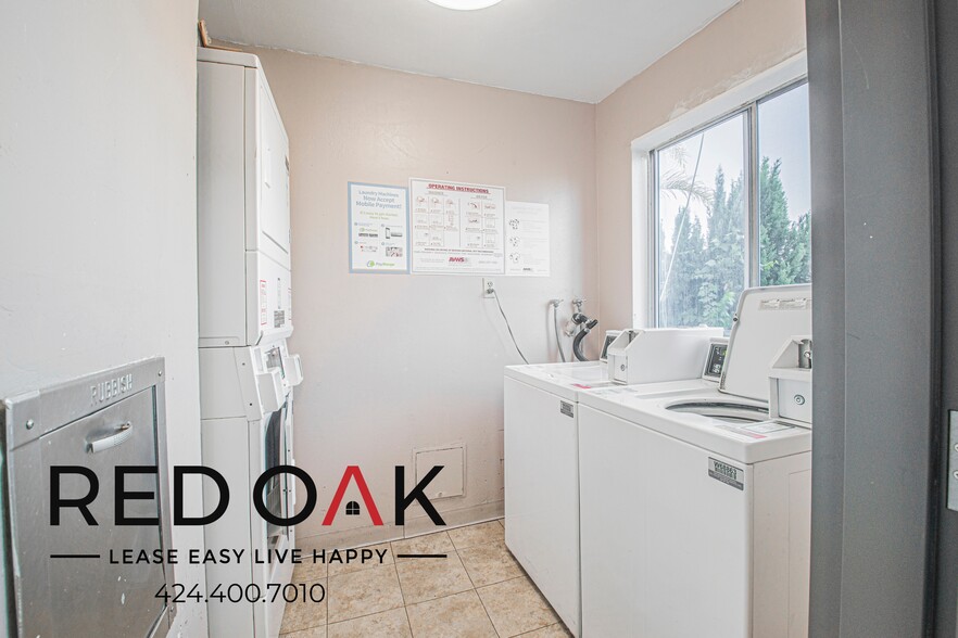 Building Photo - 8309 Cedros Ave