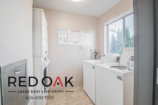 Building Photo - 8309 Cedros Ave