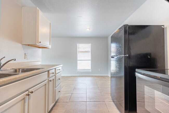 Building Photo - 13719 Earlywood St