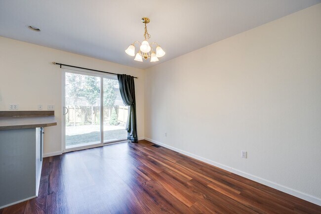 Building Photo - Townhouse Retreat on Military Hill – Moder...
