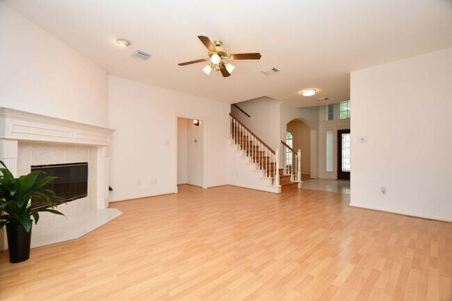 Building Photo - 4323 Magnolia Ln