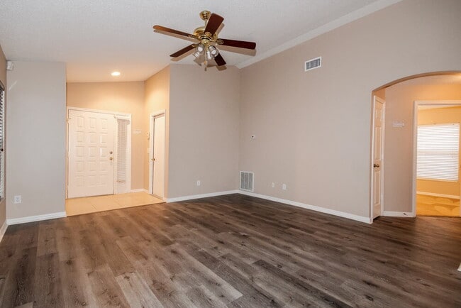 Building Photo - 504 Cape Cod Cir