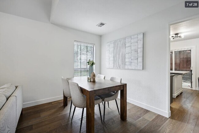 Building Photo - 13246 Pandora Dr