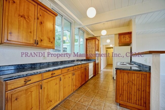 Building Photo - 870 Penny Royal Ln