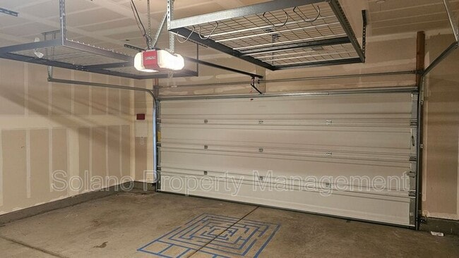 Building Photo - 1317 Essence Ln