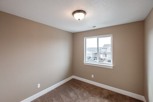 Building Photo - 270-272 Gwinn Street E