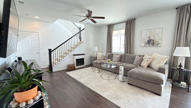 Building Photo - 965 N Waterloo Ct