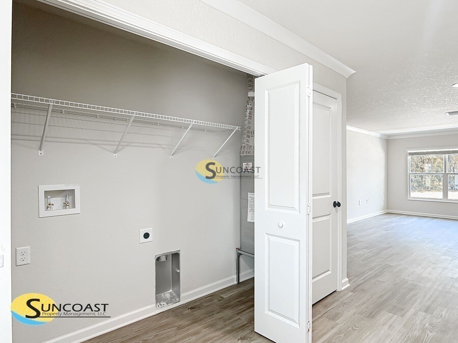 Building Photo - 698 W Virginis Dr