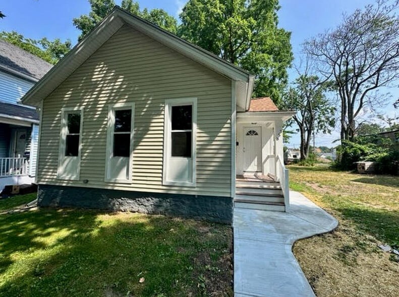 Primary Photo - 358 Champlain St