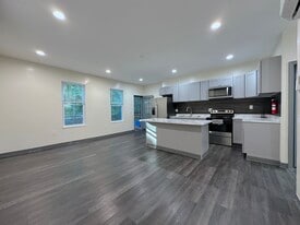 Building Photo - 405 Liberty St