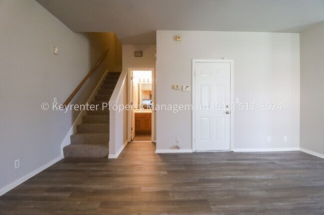 Building Photo - 3 Bed | 1.5 Bath in Central Tulsa!