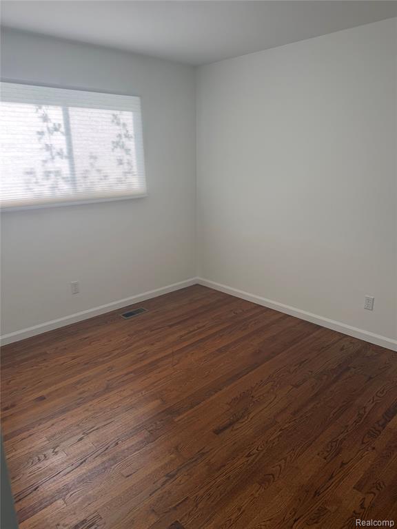 Building Photo - 32627 Dowland Dr