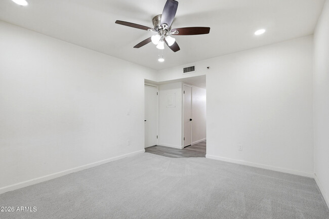 Building Photo - 4444 E Paradise Village Pkwy N