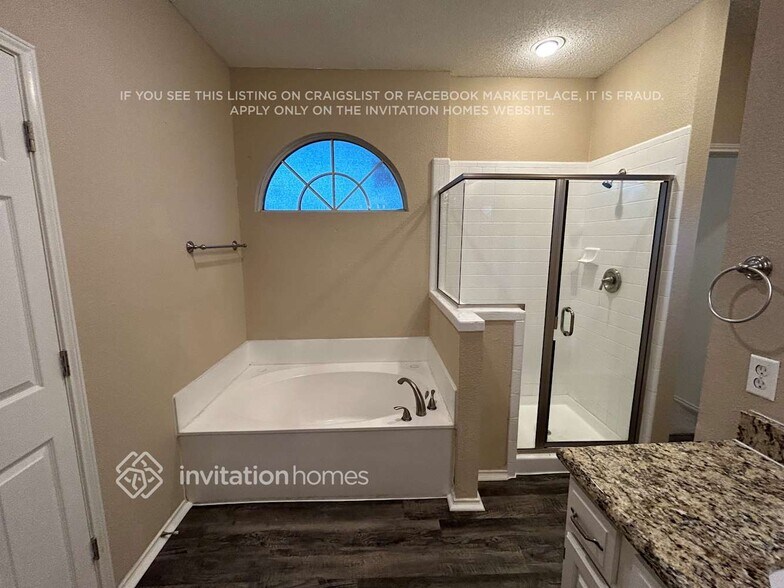 Building Photo - 825 Claire View Dr