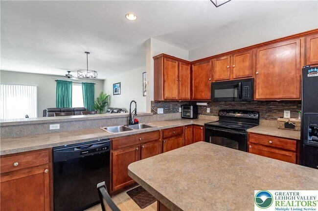 Building Photo - 2512 Gila Dr